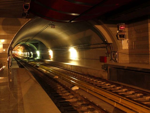 Ατομο εισήλθε στο τούνελ του Μετρό και μπλόκαρε την κυκλοφορία