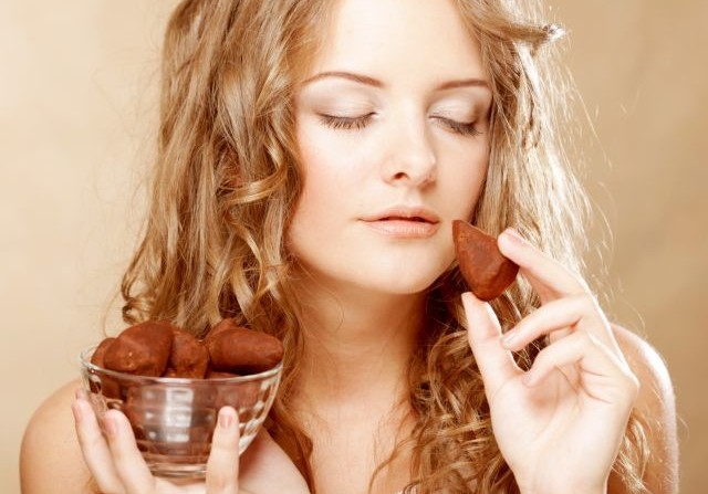 Λίγη σοκολάτα μάς προστατεύει από την καρδιακή αρρυθμία