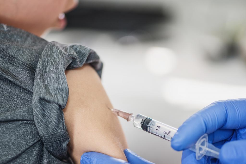 Υπ. Υγείας: Δεν συντρέχουν επιδημιολογικοί λόγοι για το εμβόλιο κατά του μηνιγγιτιδόκοκκου