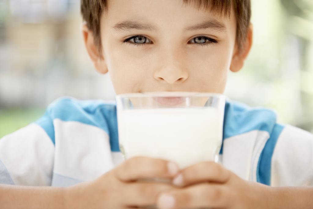 Αγελαδινό γάλα για ψηλά παιδιά