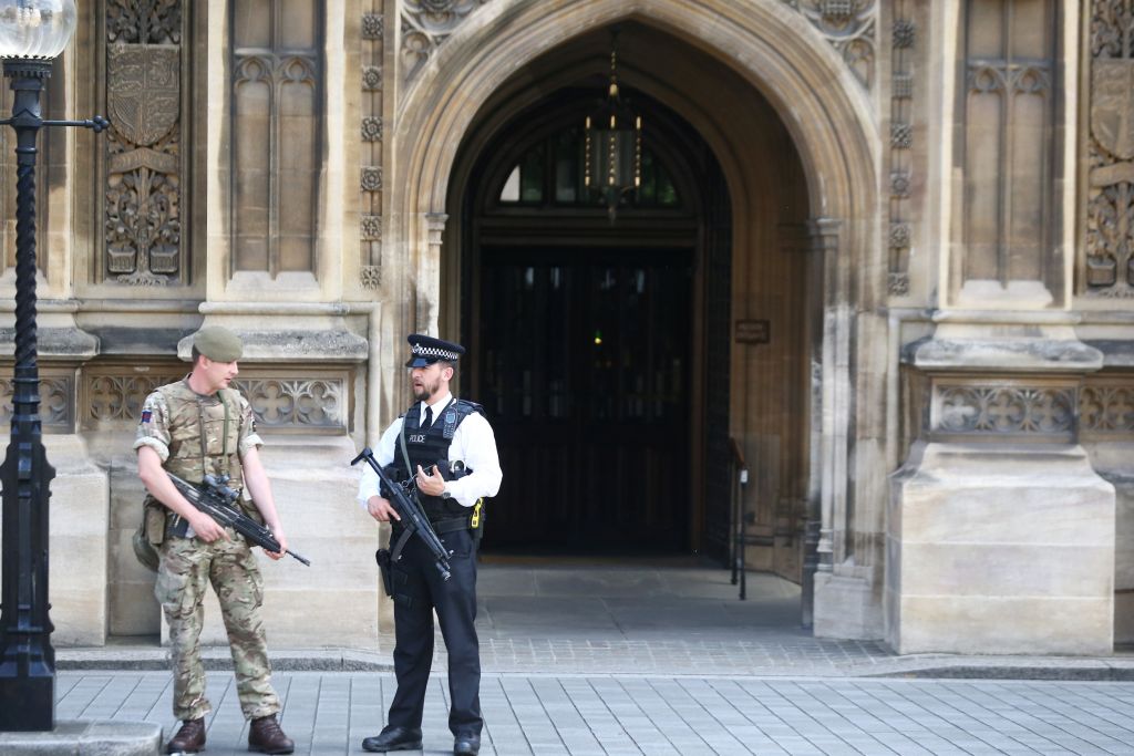Λονδίνο: Ανδρας με μαχαίρι συνελήφθη στο Κοινοβούλιο