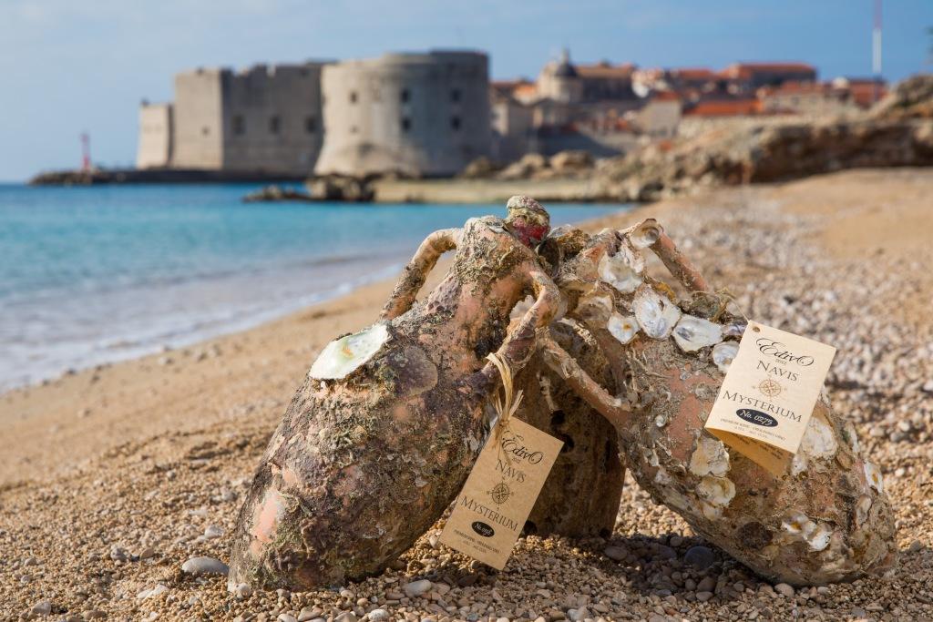 Παλαίωση του κρασιού στη θάλασσα από υποβρύχιο οινοποιείο στην Κροατία