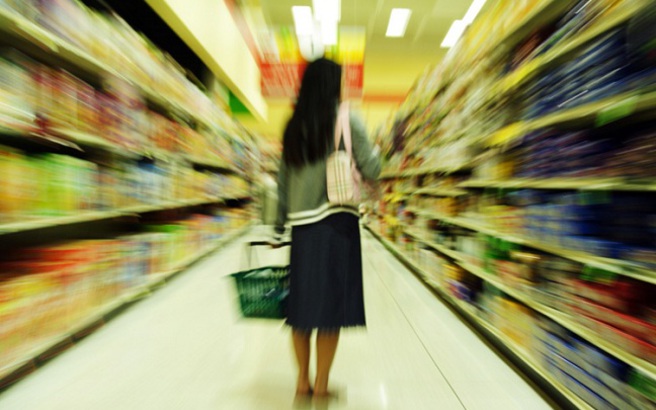 Τα σούπερ μάρκετ ενώνουν τις δυνάμεις τους κατά της πλαστικής σακούλας