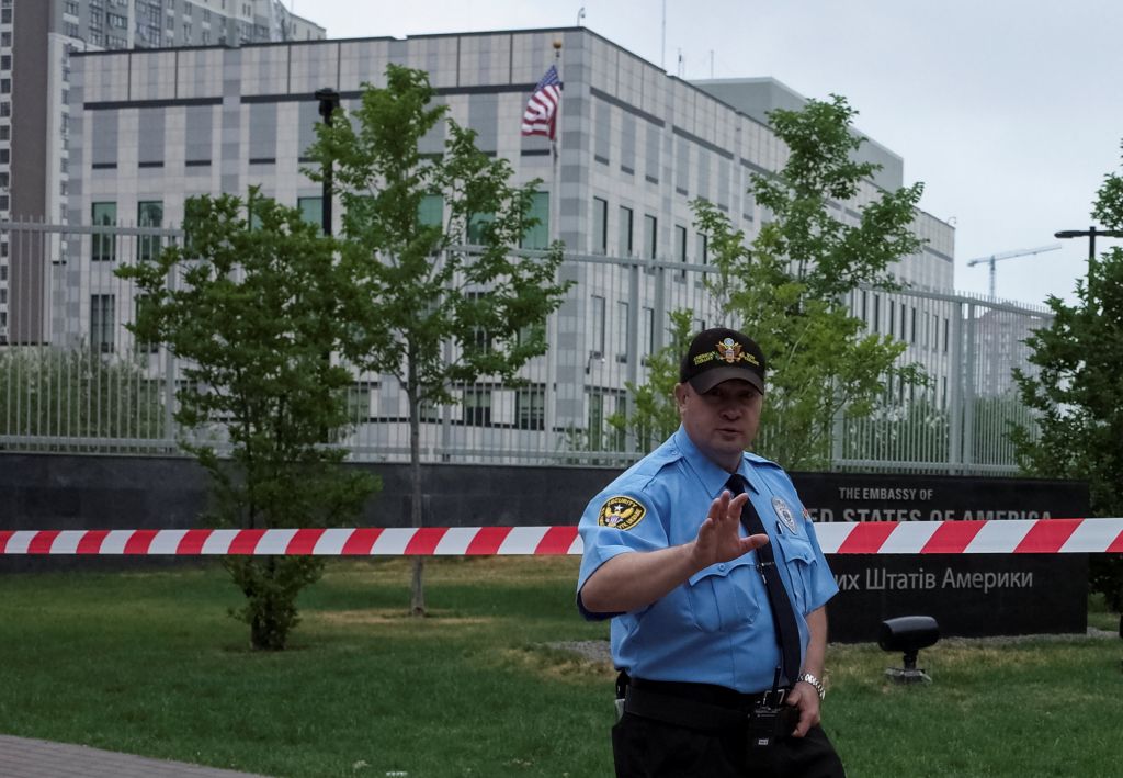 Εκρηξη χωρίς τραυματίες στην αμερικανική πρεσβεία στο Κίεβο