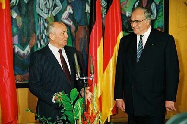 Γκορμπατσόφ: Ο Χέλμουτ Κολ ήταν εξαιρετική προσωπικότητα
