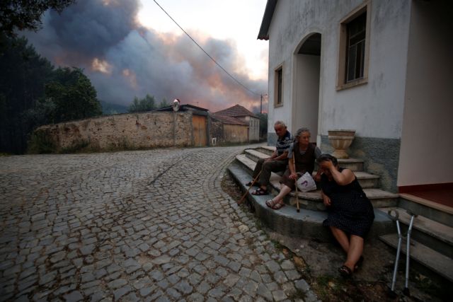 Τριήμερο πένθος στην Πορτογαλία για τους 62 νεκρούς των πυρκαγιών