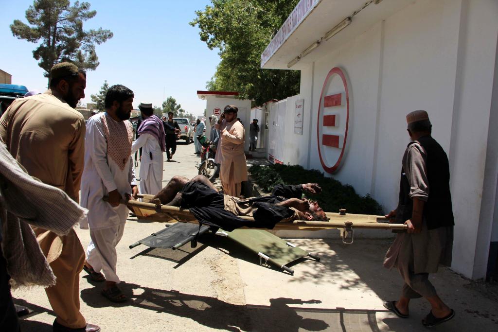 Δεκάδες νεκροί από έκρηξη έξω από τράπεζα στο Αφγανιστάν