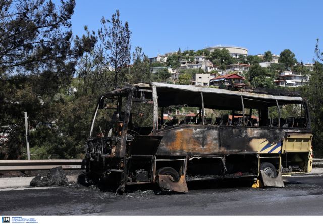 Θεσσαλονίκη: Φωτιά σε τουριστικό λεωφορείο στην περιφερειακή οδό