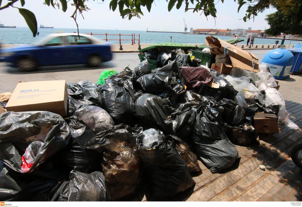 Απορριμματοφόρα ιδιωτικής εταιρείας βγαίνουν στους δρόμους της Θεσσαλονίκης