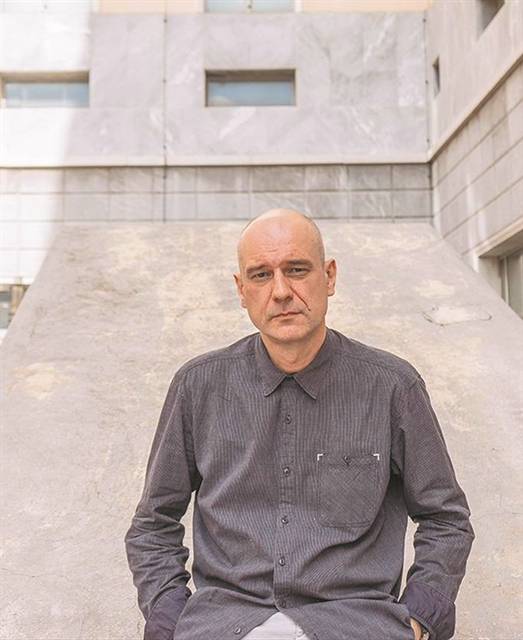 «Νιώθω μοναξιά και ανάμεσα στους ανθρώπους»