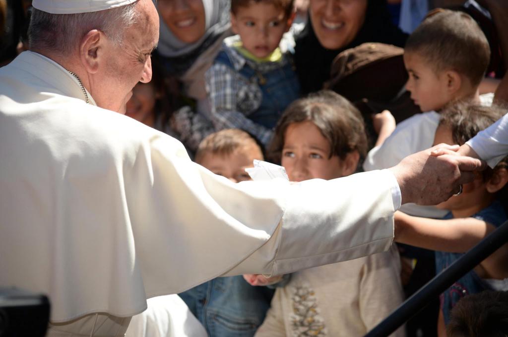Ο Πάπας Φραγκίσκος κάνει δωρεά 50.000 ευρώ στους σεισμόπληκτους της Λέσβου