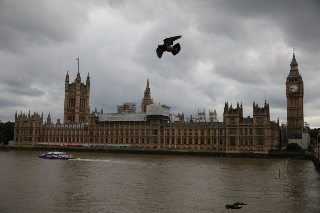 Λονδίνο: Προσωρινή εκκένωση του Κοινοβουλίου – Συναγερμός για πυρκαγιά