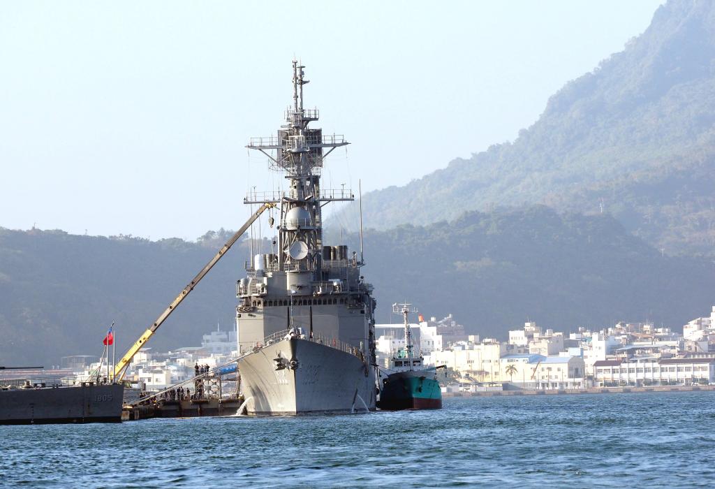 Το Πολεμικό Ναυτικό των Φιλιππίνων πραγματοποίησε κοινή περιπολία με τις ΗΠΑ