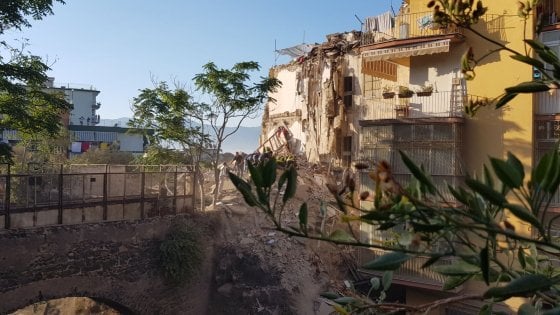 Κατέρρευσε κτίριο στη Νάπολη – Ερευνες για αγνοούμενους