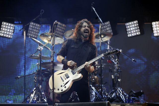 Μπροστά στις κάμερες και στο κοινό του Ηρωδείου οι Foo Fighters