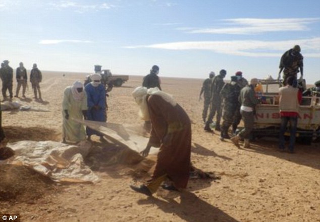 Βρέθηκαν σε αποσύνθεση οι σοροί 19 μεταναστών στη λιβυκή έρημο