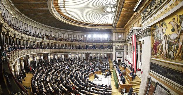 Στις 15 Οκτωβρίου οι πρόωρες εκλογές στην Αυστρία