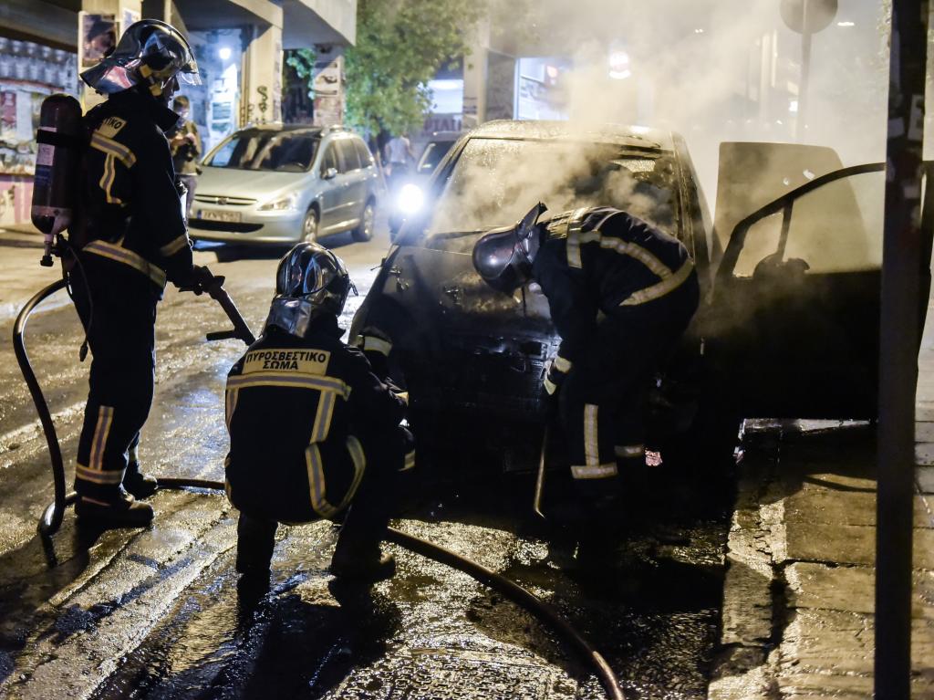 Θεσσαλονίκη: Αυτοκίνητο τυλίχτηκε στις φλόγες εν κινήσει