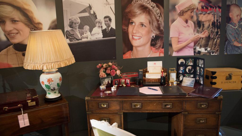 Φωτογραφίες, ταπισερί, ζώα: Δώρα που έλαβε η Ελισάβετ Β’ ως βασίλισσα