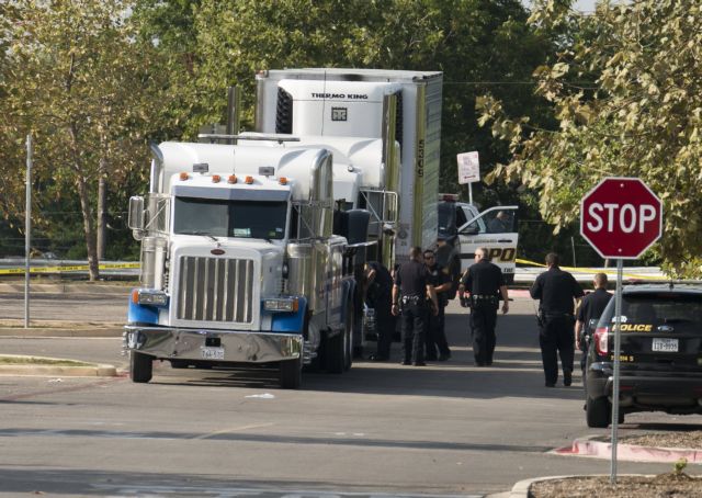 Τέξας: Εννέα νεκροί και 30 τραυματίες βρέθηκαν σε καρότσα φορτηγού