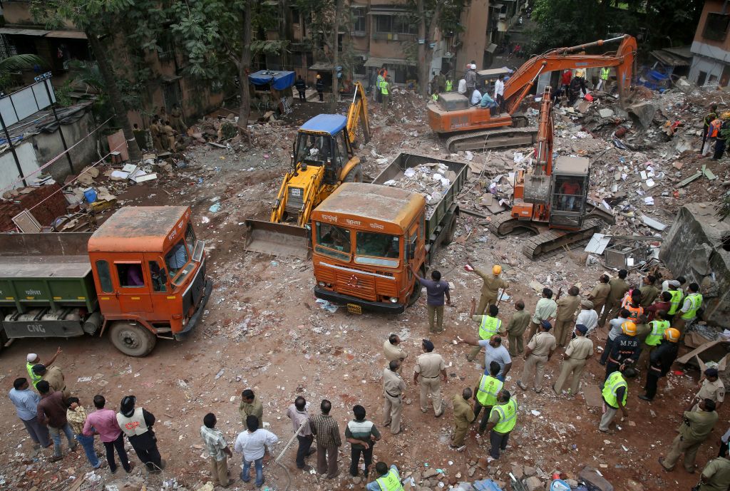 Στους 17 οι νεκροί από κατάρρευση κτιρίου στην Ινδία