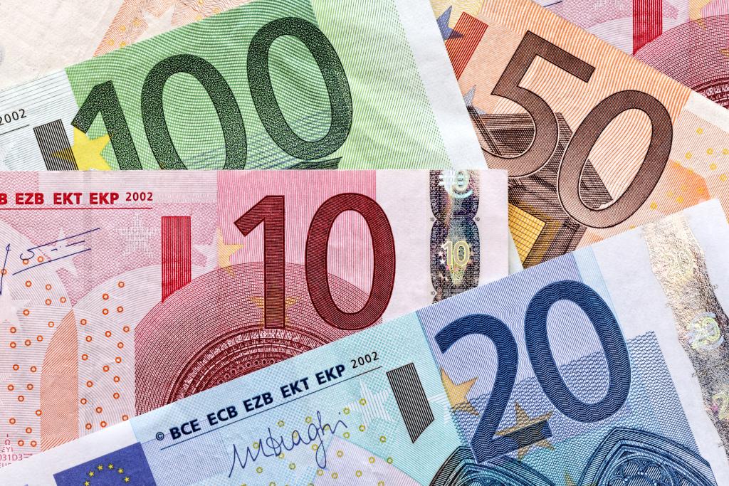 Ενα εκατ. ευρώ το μήνα σε συνεπείς φορολογούμενους