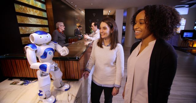 Ρομπότ πιάνουν δουλειά σε ξενοδοχεία