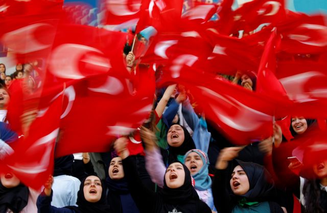 Προσηλυτίζοντας τα παιδιά της κοσμικής Τουρκίας