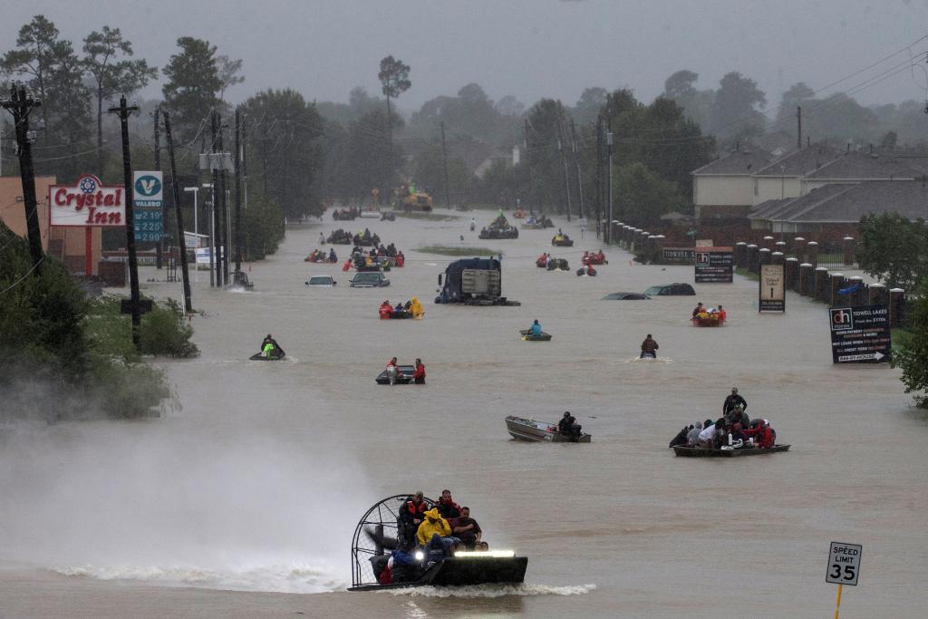 Τέξας: Επτά νεκροί και 30.000 άστεγοι από τον τυφώνα Χάρβεϊ