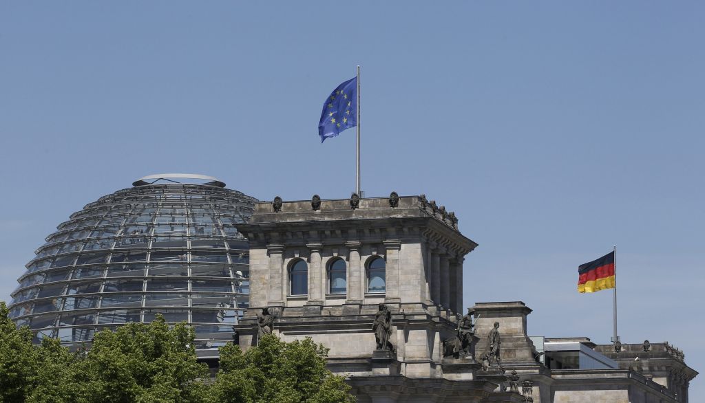 Το Βερολίνο απορρίπτει την κοινή ανάληψη χρέους