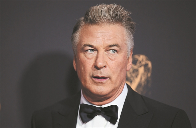 Σκότωσε τη διευθύντρια φωτογραφίας με όπλο πάνω στα γυρίσματα!