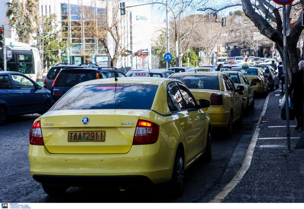 Ερχεται το νομοσχέδιο για τα ταξί και τις διαδικτυακές μισθώσεις