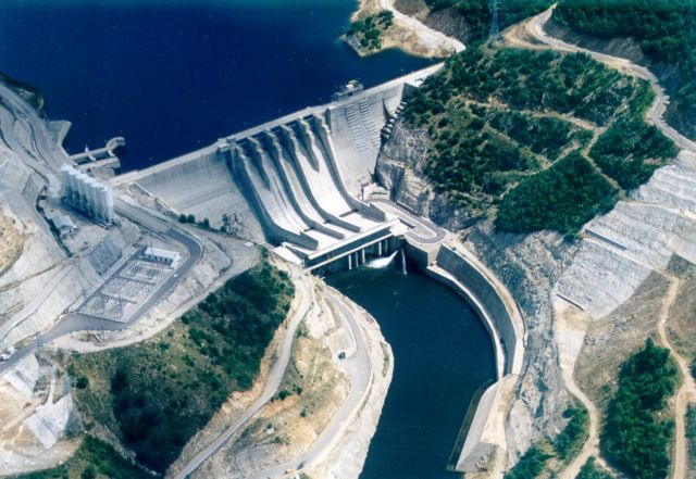 Πιέζουν για πωλητήριο και σε υδροηλεκτρικά της ΔΕΗ