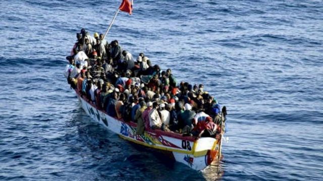 Σκάφος με 103 μετανάστες εντοπίστηκε ανατολικά της Κρήτης