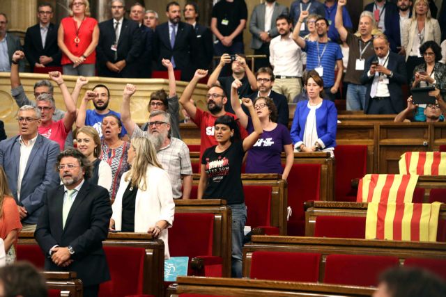 Το καταλανικό κοινοβούλιο αποφάσισε δημοψήφισμα ανεξαρτησίας