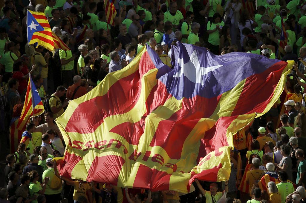 Χιλιάδες διαδηλωτές υπέρ του δημοψηφίσματος για την ανεξαρτησία της Καταλωνίας