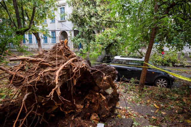 Βαλκάνια: 8 νεκροί, δεκάδες τραυματίες και καταστροφές από καταιγίδα που «δεν έχουμε ξαναδεί»