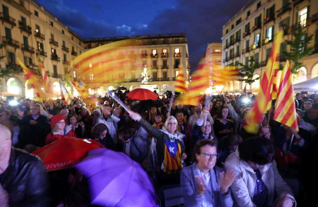 Η ισπανική εθνοφυλακή στο «υπουργείο» οικονομικών της Καταλωνίας