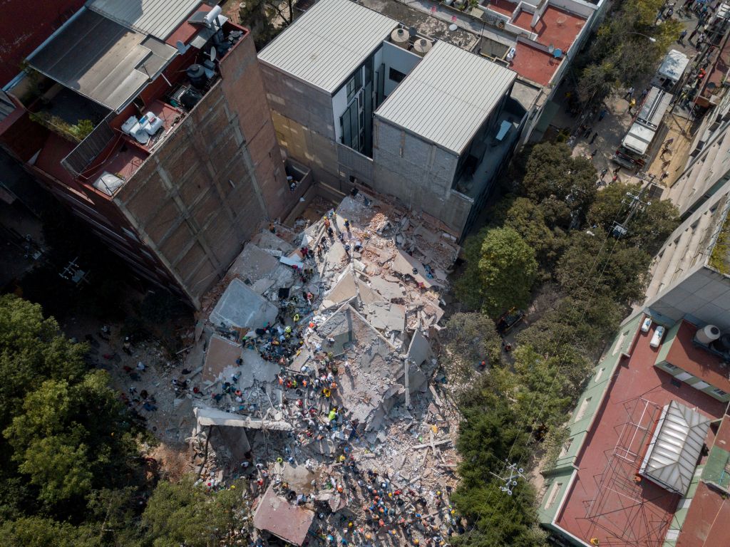 Φονικός σεισμός στο Μεξικό: 248 νεκροί – οι 21 μαθητές μέσα σε σχολείο