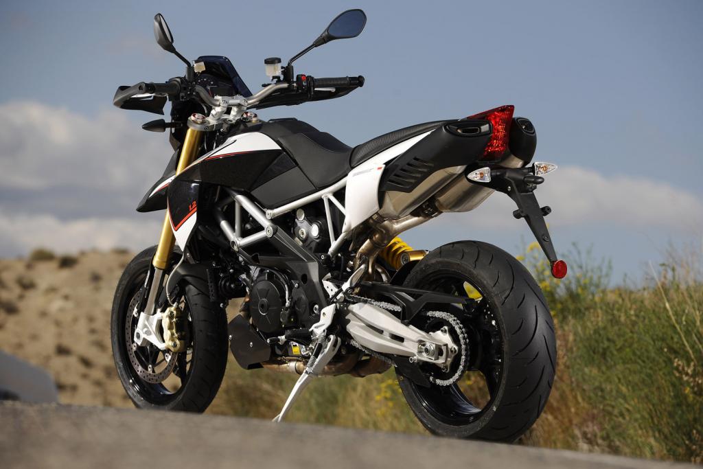 Aprilia Dorsoduro: Βγαλμένη από τους αγώνες