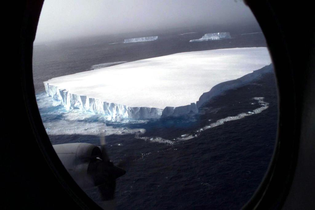 Τεράστιο παγόβουνο βάρους 1 τρισ. τόνων ετοιμάζεται να βγει στον Ατλαντικό