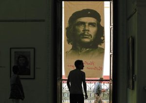 Ερνέστο Τσε Γκεβάρα: «Ω, πώς ουρλιάζουνε τη νύχτα τα τσακάλια!»