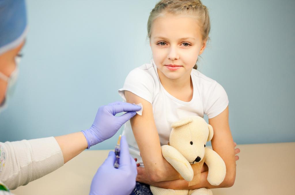 Γιατροί καλύπτουν γονείς που αρνούνται να εμβολιάσουν τα παιδιά τους