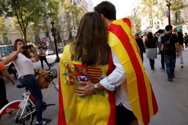 Διάλογο ζητά ο Πουτζντεμόν, επιστροφή στη νομιμότητα απαιτεί η Μαδρίτη