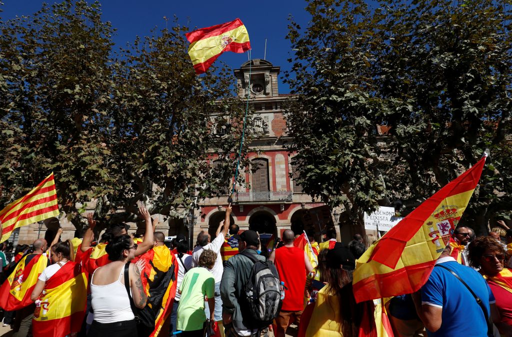 Μεγάλη διαδήλωση στη Βαρκελώνη κατά της ανεξαρτησίας της Καταλωνίας