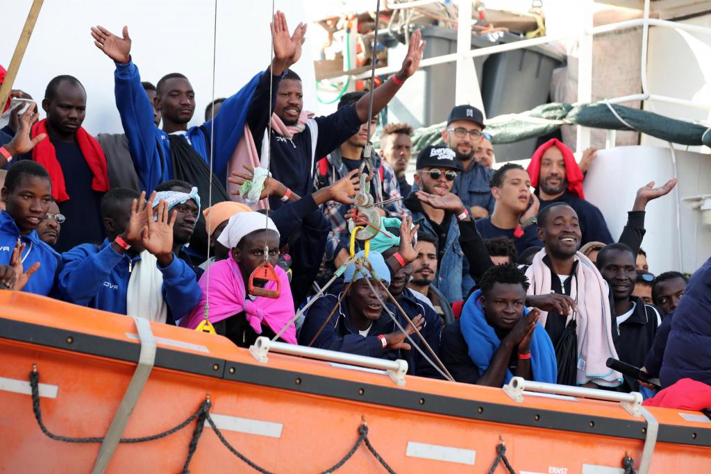 Στην Ιταλία το «πλοίο των παιδιών» με 606 πρόσφυγες και μετανάστες