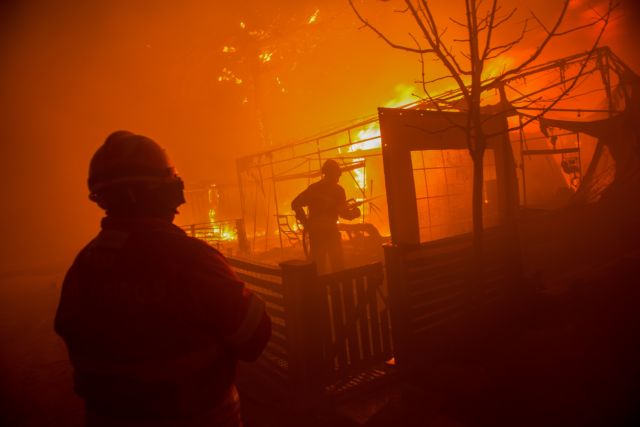 Τουλάχιστον 35 νεκροί σε Πορτογαλία και Ισπανία από τις πυρκαγιές