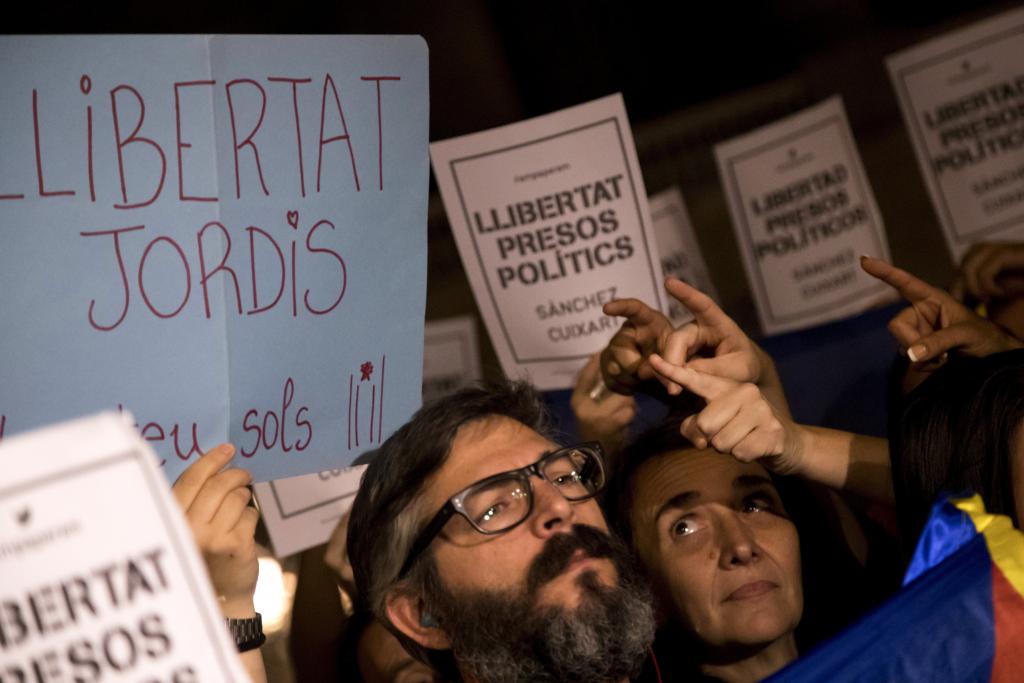 Καταλωνία: Διαδηλώσεις μετά τις συλλήψεις δύο αυτονομιστών ηγετών