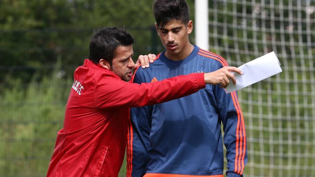 Δημήτρης Νικολάου, ένα παιδί στον Ολυμπιακό για να σταματήσει τον Μέσι