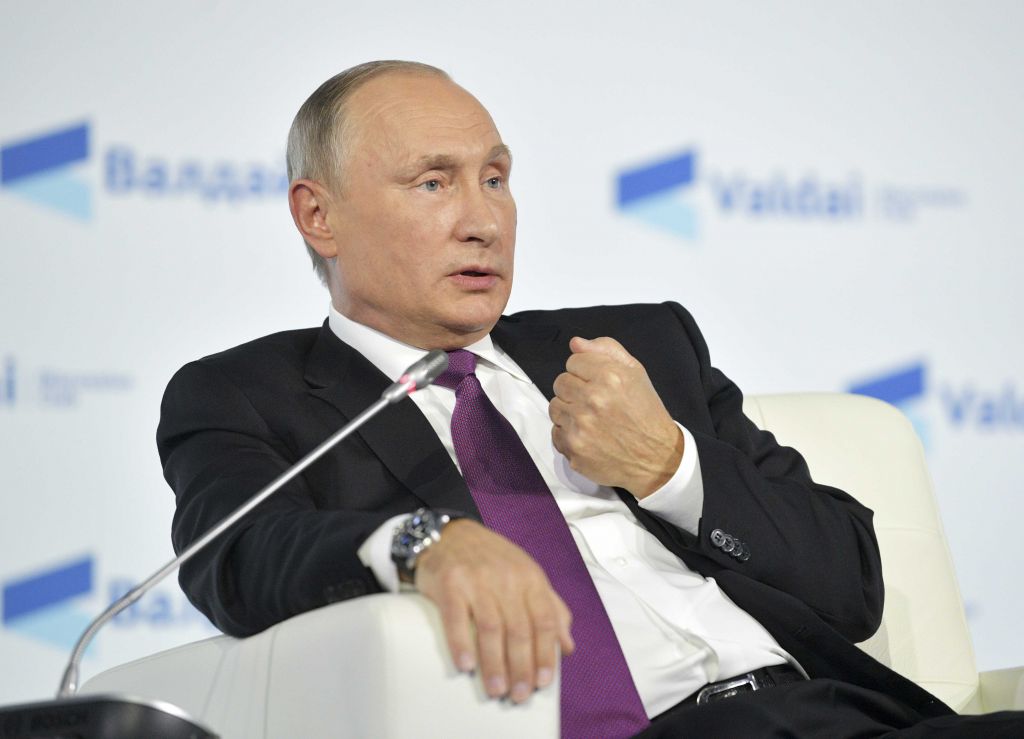 Πούτιν: «Τον Τράμπ θα πρέπει να τον σέβονται»